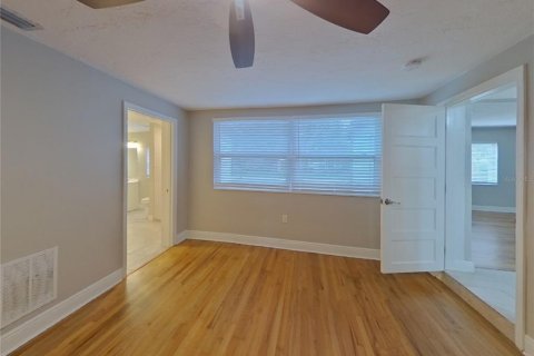 Casa en alquiler en Saint Petersburg, Florida, 3 dormitorios, 135.45 m2 № 1911013 - foto 8