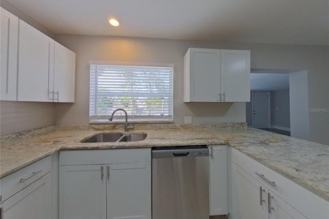 Casa en alquiler en Saint Petersburg, Florida, 3 dormitorios, 135.45 m2 № 1911013 - foto 7