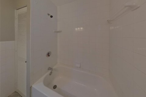 Casa en alquiler en Saint Petersburg, Florida, 3 dormitorios, 135.45 m2 № 1911013 - foto 14