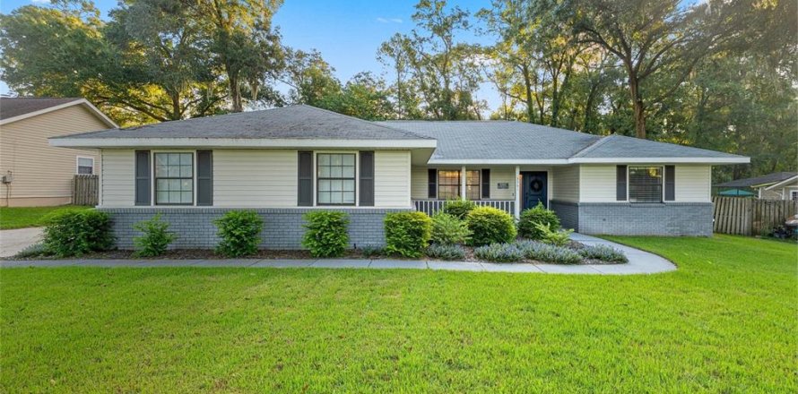 Casa en Ocala, Florida 3 dormitorios, 173.91 m2 № 2383577