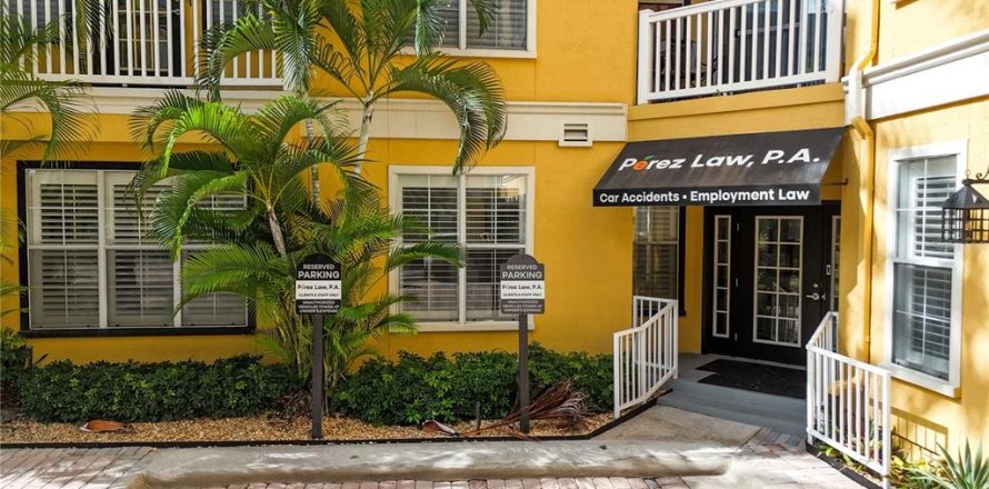 Immobilier commercial à Orlando, Floride 146.32 m2 № 1901717