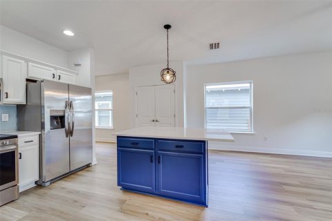 House in Tampa, Florida 3 bedrooms, 146.79 sq.m. № 1831258 - photo 12