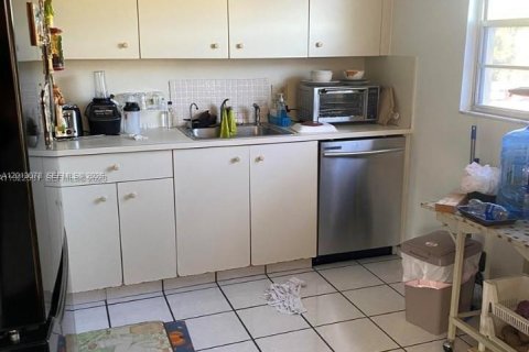 Снять в аренду кондоминиум в Пемброк-Пайнс, Флорида 2 спальни, 108.32м2, № 2075985 - фото 5