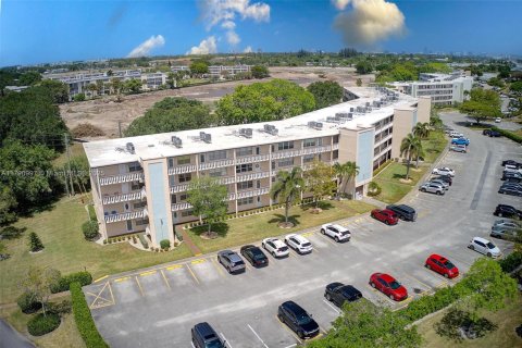 Condo in West Palm Beach, Florida, 1 bedroom  № 1890057 - photo 22
