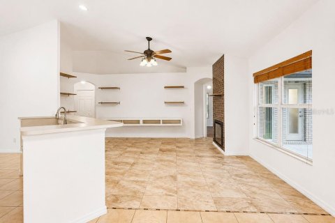 House in Deltona, Florida 4 bedrooms, 190.64 sq.m. № 2324730 - photo 13