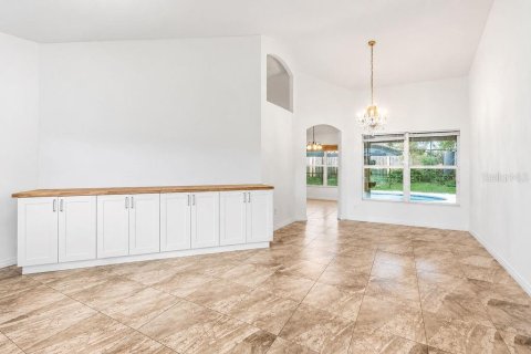 House in Deltona, Florida 4 bedrooms, 190.64 sq.m. № 2324730 - photo 6