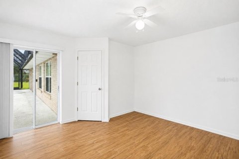 House in Deltona, Florida 4 bedrooms, 190.64 sq.m. № 2324730 - photo 28