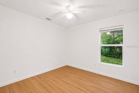 House in Deltona, Florida 4 bedrooms, 190.64 sq.m. № 2324730 - photo 29