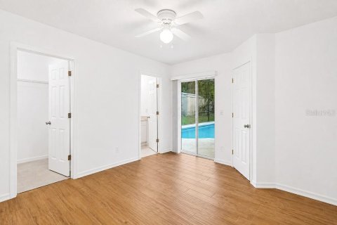 House in Deltona, Florida 4 bedrooms, 190.64 sq.m. № 2324730 - photo 27