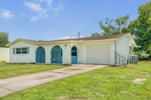 House in Beverly Hills, Florida 2 bedrooms, 116.5 sq.m. № 1830099 - photo 3