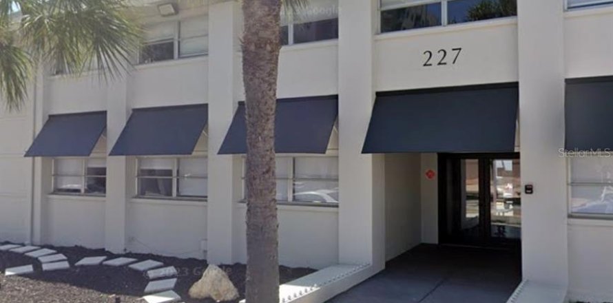 Propiedad comercial en Sarasota, Florida 549.8 m2 № 1688540