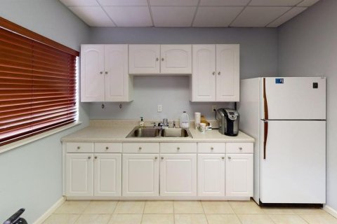 Commercial property in Sarasota, Florida 549.8 sq.m. № 1688540 - photo 29