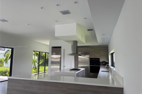 House in Weston, Florida 6 bedrooms, 491.73 sq.m. № 1737896 - photo 8
