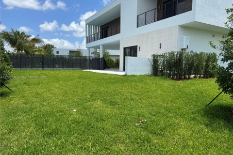 House in Weston, Florida 6 bedrooms, 491.73 sq.m. № 1737896 - photo 4