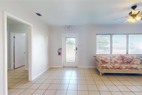 House in Inverness, Florida 2 bedrooms, 140.28 sq.m. № 2217268 - photo 28