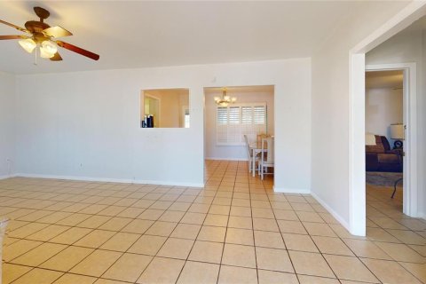 House in Inverness, Florida 2 bedrooms, 140.28 sq.m. № 2217268 - photo 30