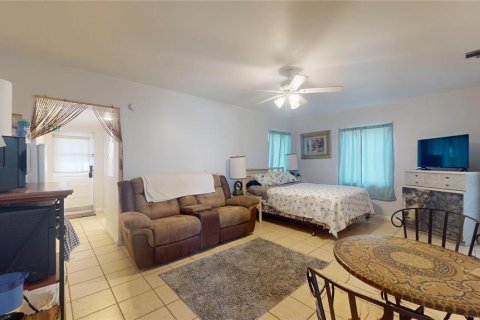 House in Inverness, Florida 2 bedrooms, 140.28 sq.m. № 2217268 - photo 15