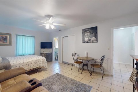 House in Inverness, Florida 2 bedrooms, 140.28 sq.m. № 2217268 - photo 20
