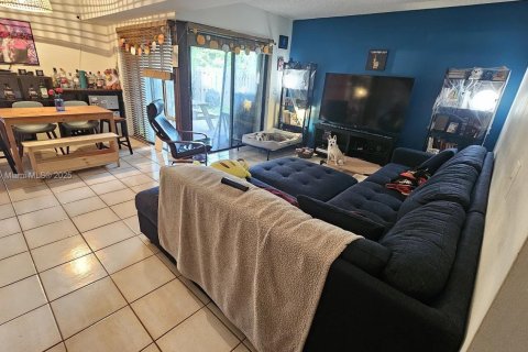 Adosado en alquiler en Miami, Florida, 3 dormitorios, 124.49 m2 № 1953731 - foto 8