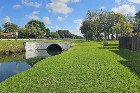 Adosado en alquiler en Miami, Florida, 3 dormitorios, 124.49 m2 № 1953731 - foto 13