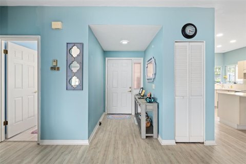 Condo in Ormond Beach, Florida, 2 bedrooms № 2205524 - photo 8
