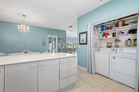 Condo in Ormond Beach, Florida, 2 bedrooms № 2205524 - photo 18