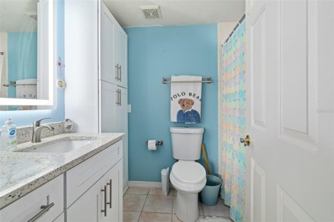 Condo in Ormond Beach, Florida, 2 bedrooms № 2205524 - photo 24