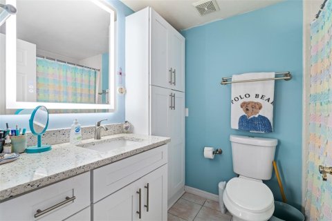 Condo in Ormond Beach, Florida, 2 bedrooms № 2205524 - photo 25