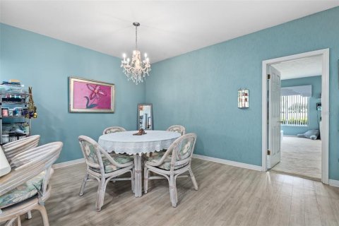 Condo in Ormond Beach, Florida, 2 bedrooms № 2205524 - photo 14