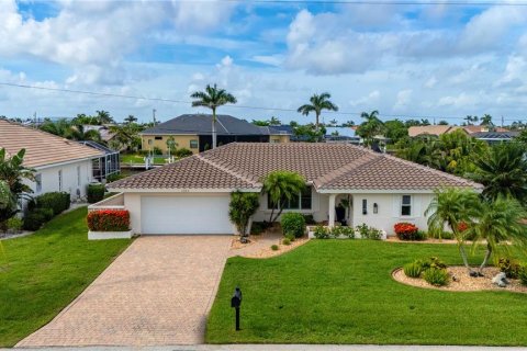 Casa en venta en Punta Gorda, Florida, 2 dormitorios, 161.93 m2 № 1841435 - foto 1