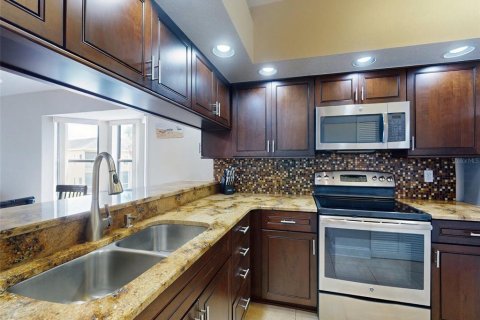Condo in New Smyrna Beach, Florida, 3 bedrooms  № 1319720 - photo 12