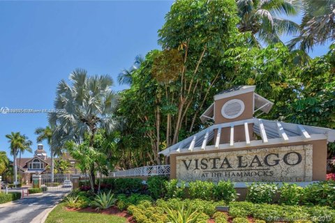 Condominio en alquiler en Miami, Florida, 2 dormitorios, 85.28 m2 № 1943637 - foto 1