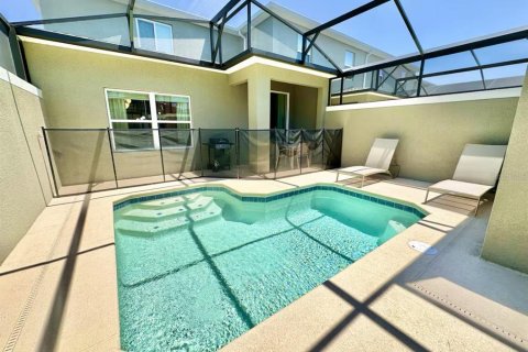 Touwnhouse à vendre à Kissimmee, Floride: 5 chambres, 201.41 m2 № 2207109 - photo 2