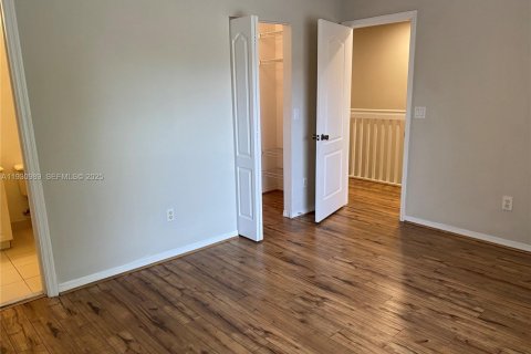 Снять в аренду таунхаус в Ройял-Палм-Бич, Флорида 2 спальни, 150.78м2, № 2034417 - фото 15