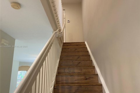 Снять в аренду таунхаус в Ройял-Палм-Бич, Флорида 2 спальни, 150.78м2, № 2034417 - фото 6