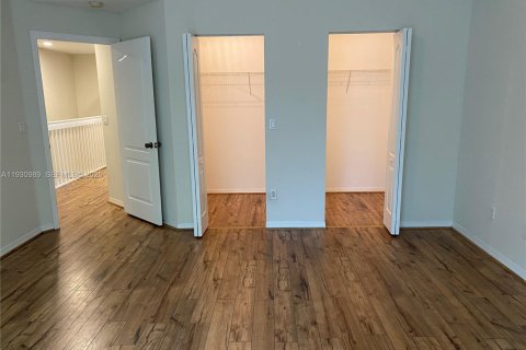 Снять в аренду таунхаус в Ройял-Палм-Бич, Флорида 2 спальни, 150.78м2, № 2034417 - фото 13