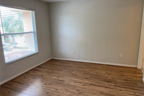 Снять в аренду таунхаус в Ройял-Палм-Бич, Флорида 2 спальни, 150.78м2, № 2034417 - фото 14