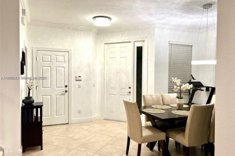 Touwnhouse à vendre à Palm Beach Gardens, Floride: 3 chambres, 180.14 m2 № 2090152 - photo 2