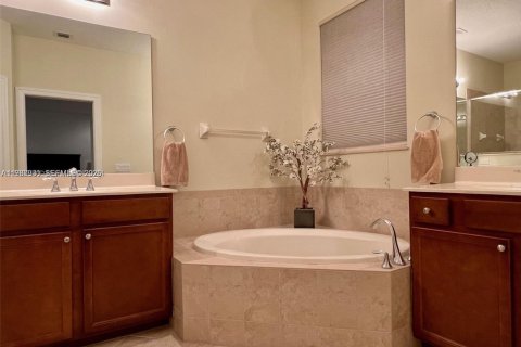 Touwnhouse à vendre à Palm Beach Gardens, Floride: 3 chambres, 180.14 m2 № 2090152 - photo 14