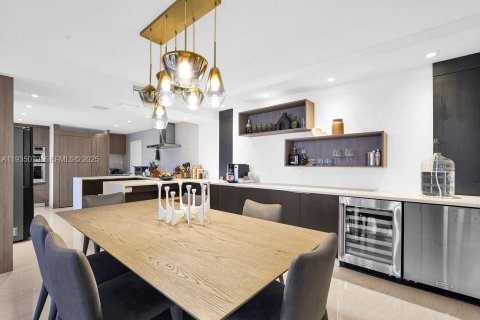 Condominio en venta en Bal Harbour, Florida, 3 dormitorios, 235.97 m2 № 1993461 - foto 13