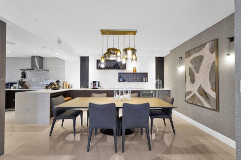 Condominio en venta en Bal Harbour, Florida, 3 dormitorios, 235.97 m2 № 1993461 - foto 12