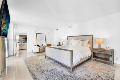 Condominio en venta en Bal Harbour, Florida, 3 dormitorios, 235.97 m2 № 1993461 - foto 23