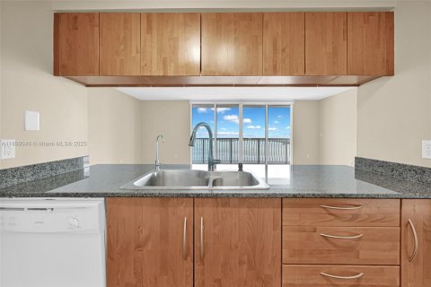 Copropriété à vendre à Miami, Floride: 2 chambres, 102.66 m2 № 1950820 - photo 9
