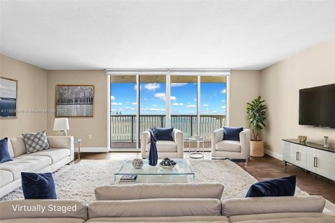 Copropriété à vendre à Miami, Floride: 2 chambres, 102.66 m2 № 1950820 - photo 12