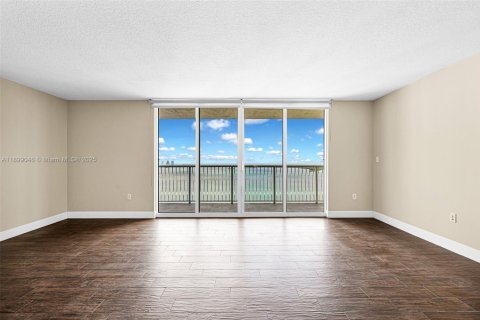 Copropriété à vendre à Miami, Floride: 2 chambres, 102.66 m2 № 1950820 - photo 11