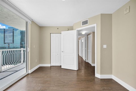Copropriété à vendre à Miami, Floride: 2 chambres, 102.66 m2 № 1950820 - photo 24