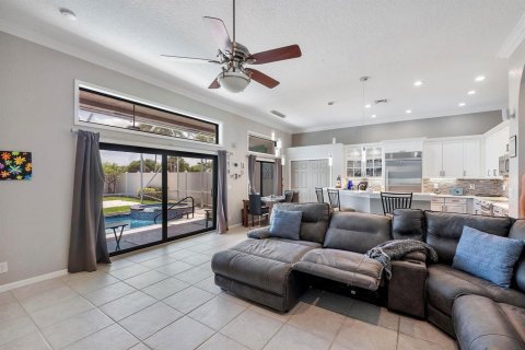 House in Boca Raton, Florida 4 bedrooms, 210.52 sq.m. № 2154612 - photo 18