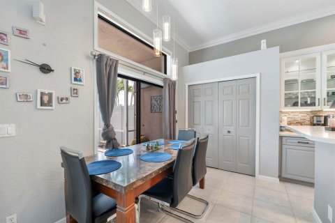House in Boca Raton, Florida 4 bedrooms, 210.52 sq.m. № 2154612 - photo 11