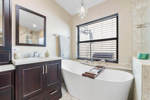 House in Boca Raton, Florida 4 bedrooms, 210.52 sq.m. № 2154612 - photo 23