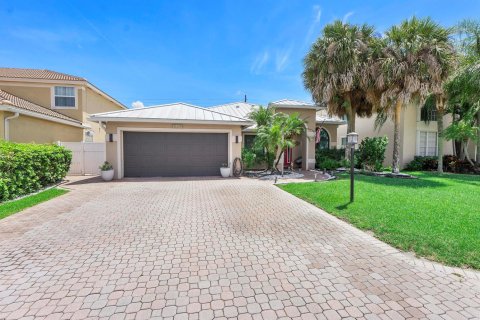 House in Boca Raton, Florida 4 bedrooms, 210.52 sq.m. № 2154612 - photo 2